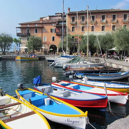 Boutique Ca Tulles 托里德尔贝纳科